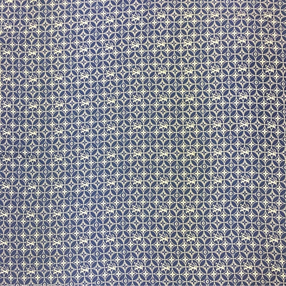 255 Louis Vuitton LV 100% Silk Scarf - Picture 6 of 7